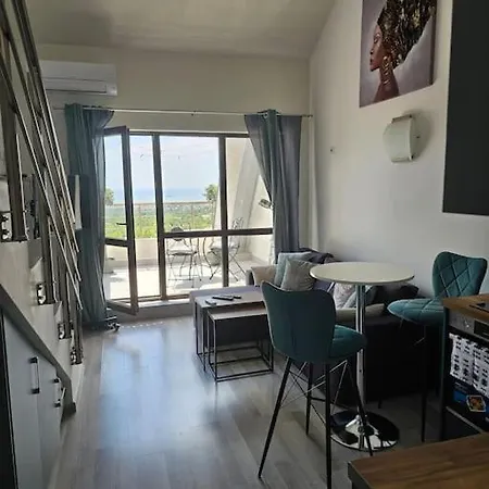 Seaview Maisonette Mama Africa Апартамент *