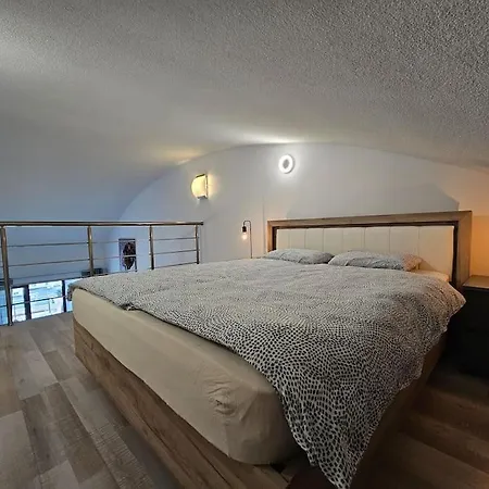 Seaview Maisonette Mama Africa Апартамент